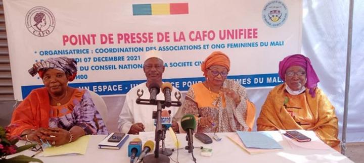 Coordination des Associations et ONG Féminines du Mali(CAFO) : Les femmes du Mali derrière la présidente Oulématou Sow pour soutenir la Transition Coordination des Associations et ONG Féminines du Mali(CAFO) : Les femmes du Mali derrière la présidente Oulématou Sow pour soutenir la Transition