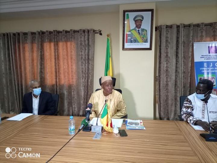 Emploi jeune et Professionnel : L’Union européenne contribue au développement économique et à la stabilité sociale Emploi jeune et Professionnel : L’Union européenne contribue au développement économique et à la stabilité sociale