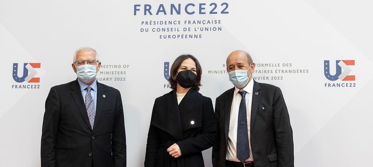 Les Européens et la France restent au Mali, “mais pas à n’importe quel prix”, (Le Drian) Les Européens et la France restent au Mali, “mais pas à n’importe quel prix”, (Le Drian)