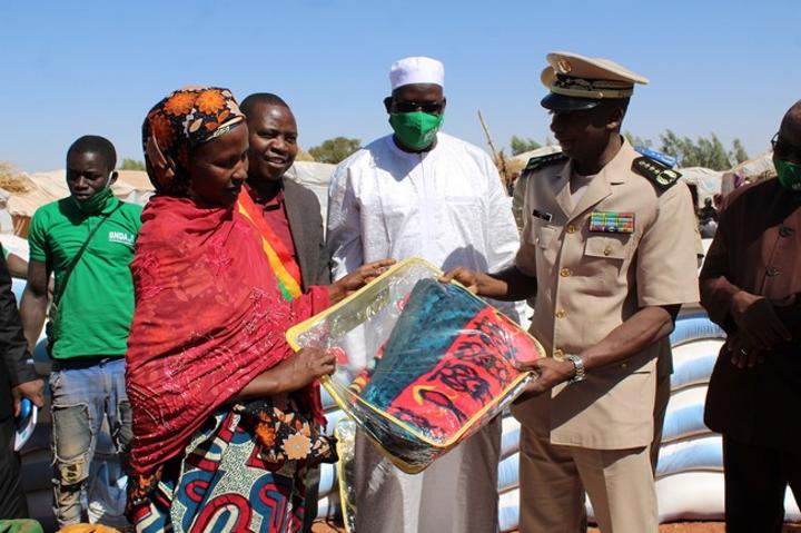 Mopti: la BNDA solidaire avec les déplacés Mopti: la BNDA solidaire avec les déplacés