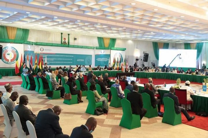 La CEDEAO refuse de donner carte blanche aux militaires La CEDEAO refuse de donner carte blanche aux militaires