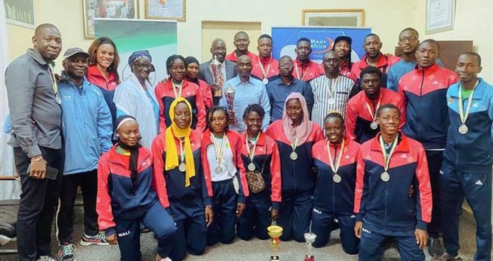 Habib Sissoko aux équipes nationales de volley-ball : «Je suis très fier et très content de voir que le volley-ball nous apporte du sourire» Habib Sissoko aux équipes nationales de volley-ball : «Je suis très fier et très content de voir que le volley-ball nous apporte du sourire»