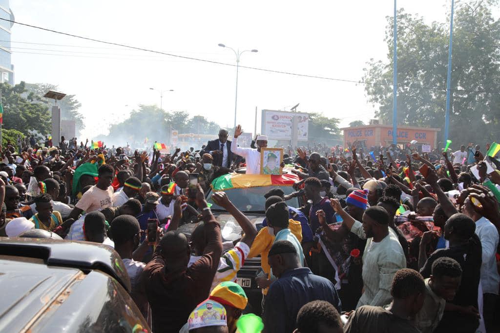 Retour du PM de la tribune des Nations Unies : Le colonel Abdoulaye Maiga, accueilli en héros par le peuple Retour du PM de la tribune des Nations Unies : Le colonel Abdoulaye Maiga, accueilli en héros par le peuple