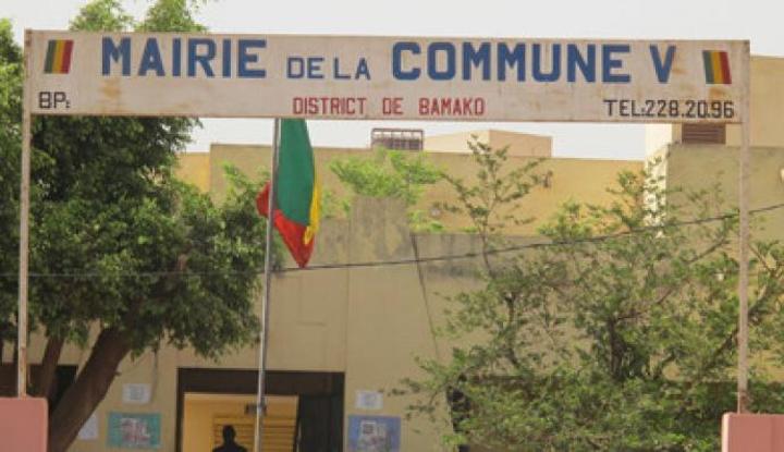 Magouille foncière en Commune V : Comment le PM intérimaire a fait éviter le bradage de l’Ilôt 108 à Bako-Djicoroni au bord du fleuve Niger Magouille foncière en Commune V : Comment le PM intérimaire a fait éviter le bradage de l’Ilôt 108 à Bako-Djicoroni au bord du fleuve Niger