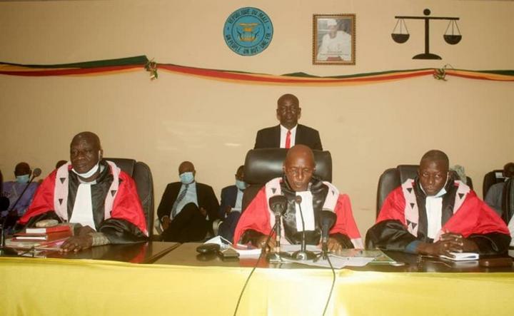 Première session de la cour d’assises de Bamako au titre de l’année 2021-2022 : 176 affaires inscrites au rôle pour 370 accusés Première session de la cour d’assises de Bamako au titre de l’année 2021-2022 : 176 affaires inscrites au rôle pour 370 accusés