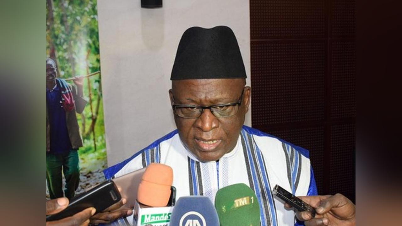 Scandale au Ministère du Développement Rural : Le ministre Modibo Keita octroie un marché de gré à gré de 17 milliards à ses proches, incapables de fournir un seul sac d’engrais aux paysans Scandale au Ministère du Développement Rural : Le ministre Modibo Keita octroie un marché de gré à gré de 17 milliards à ses proches, incapables de fournir un seul sac d’engrais aux paysans