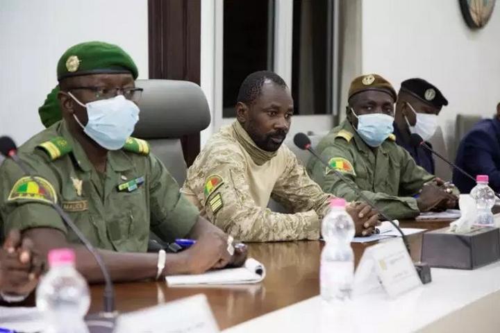 Dérogation dans la désignation du Premier ministre par intérim : S’achemine-t-on vers la militarisation du reste de la Transition ? Dérogation dans la désignation du Premier ministre par intérim : S’achemine-t-on vers la militarisation du reste de la Transition ?
