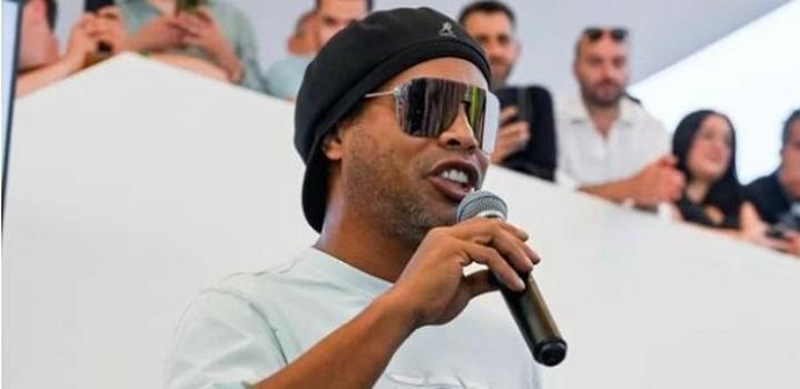 Ronaldinho de passage en Belgique: “Courtois, De Bruyne… Pourquoi ne pourriez-vous pas devenir champions du monde au Qatar?” Ronaldinho de passage en Belgique: “Courtois, De Bruyne… Pourquoi ne pourriez-vous pas devenir champions du monde au Qatar?”