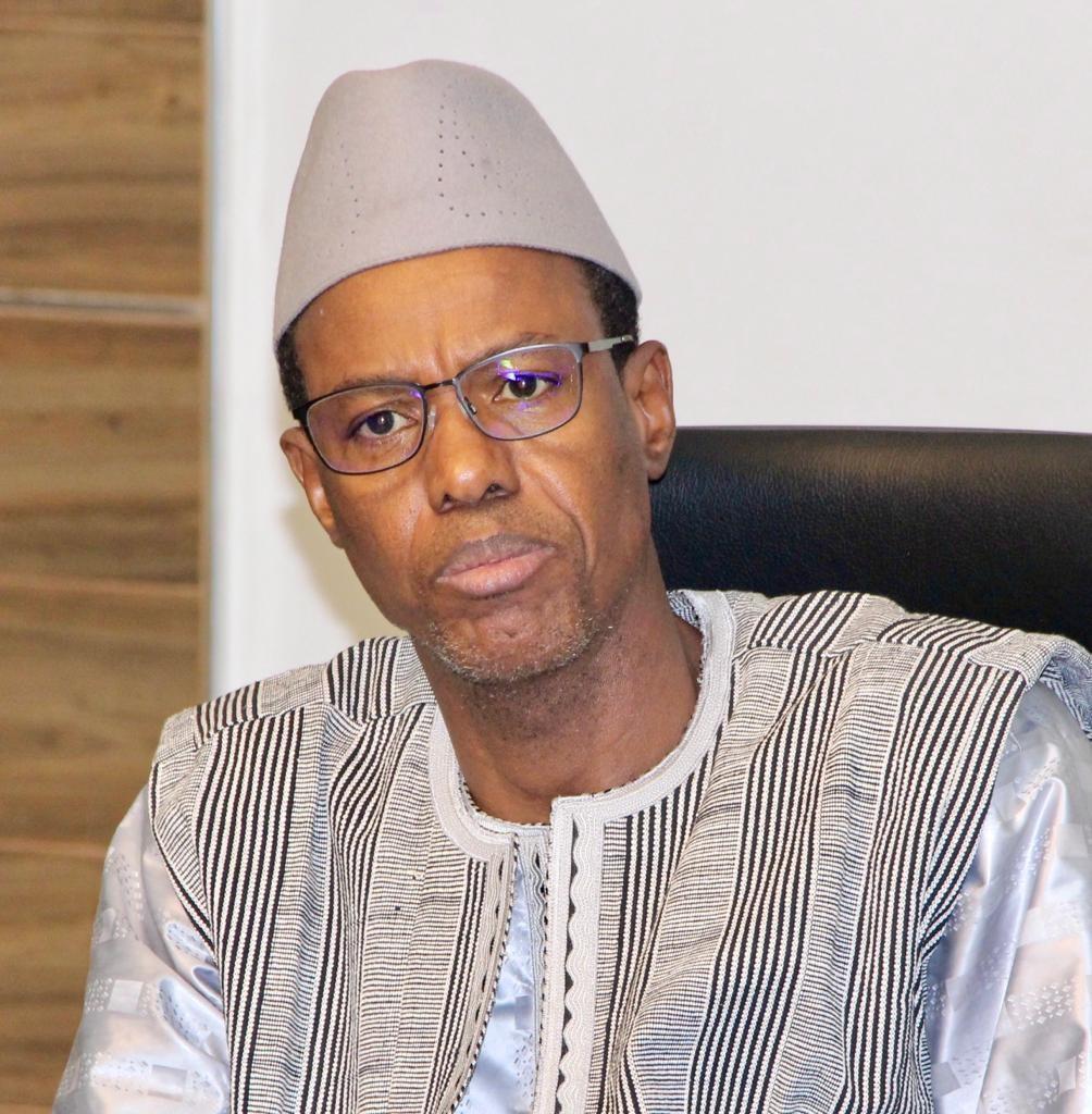 Finances : Le Ministre de l’Economie et des Finances reçoit M. Désiré GUEDON, Administrateur de la BAD pour le Groupe de pays du Mali Finances : Le Ministre de l’Economie et des Finances reçoit M. Désiré GUEDON, Administrateur de la BAD pour le Groupe de pays du Mali