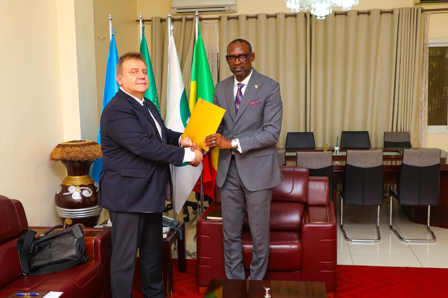 MAECI: SEM Abdoulaye DIOP, a reçu en audience l’Ambassadeur de la Fédération de Russie, SEM Igor GROMYKO MAECI: SEM Abdoulaye DIOP, a reçu en audience l’Ambassadeur de la Fédération de Russie, SEM Igor GROMYKO