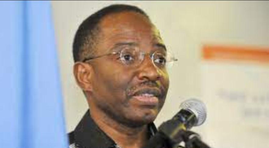 Accusé par les autorités d'« agissements déstabilisateurs et subversifs », le directeur de la section droits de l'homme de la Minusma Guillaume Ngefa est désormais persona non grata au Mali. Son expulsion survient alors que l'avenir de la Minusma pose question. Décryptage. Accusé par les autorités d'« agissements déstabilisateurs et subversifs », le directeur de la section droits de l'homme de la Minusma Guillaume Ngefa est désormais persona non grata au Mali. Son expulsion survient alors que l'avenir de la Minusma pose question. Décryptage.