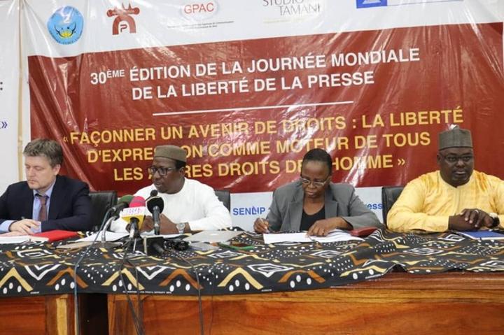 Internet et les medias pour la citoyenneté, le genre et la paix : APPEL-Mali pour une presse plus professionnelle ! Internet et les medias pour la citoyenneté, le genre et la paix : APPEL-Mali pour une presse plus professionnelle !