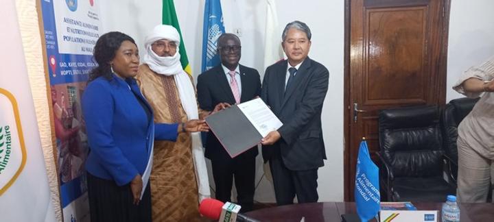Insécurité alimentaire au Mali : 1, 7 milliards de F CFA du Gouvernement du Japon au PAM en vue de soutenir 43 000 personnes vulnérables Insécurité alimentaire au Mali : 1, 7 milliards de F CFA du Gouvernement du Japon au PAM en vue de soutenir 43 000 personnes vulnérables