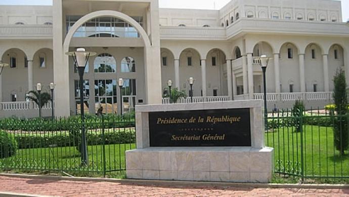 Le Mali rompt sa dépendance avec la France en annulant 11 accords coloniaux imposés aux pays africains depuis 1960. Le Mali rompt sa dépendance avec la France en annulant 11 accords coloniaux imposés aux pays africains depuis 1960.