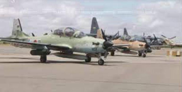 DES AVIONS DE GUERRE DU MALI ET DU BURKINA FASO EN ROUTE VERS LE NIGER AU MILIEU DE LA MENACE MILITAIRE DE LA CEDEAO DES AVIONS DE GUERRE DU MALI ET DU BURKINA FASO EN ROUTE VERS LE NIGER AU MILIEU DE LA MENACE MILITAIRE DE LA CEDEAO