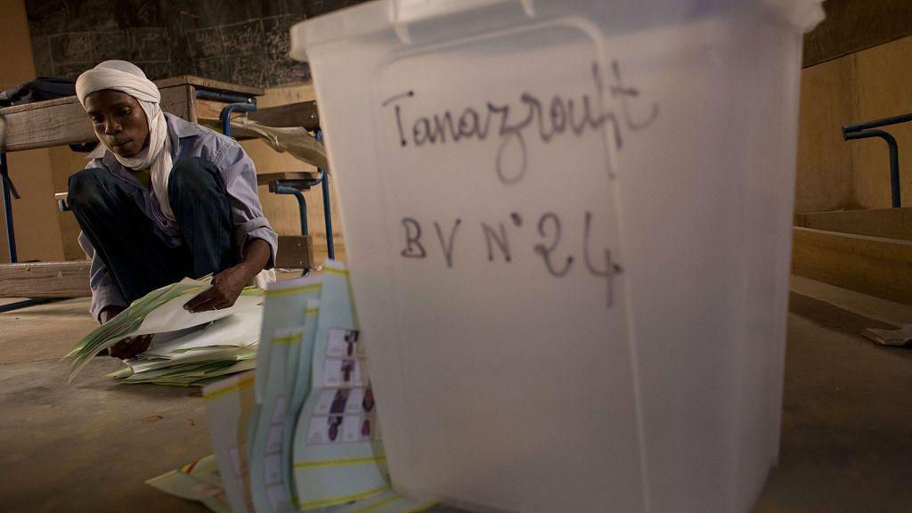 des partis s'insurgent contre le report de la présidentielle des partis s'insurgent contre le report de la présidentielle