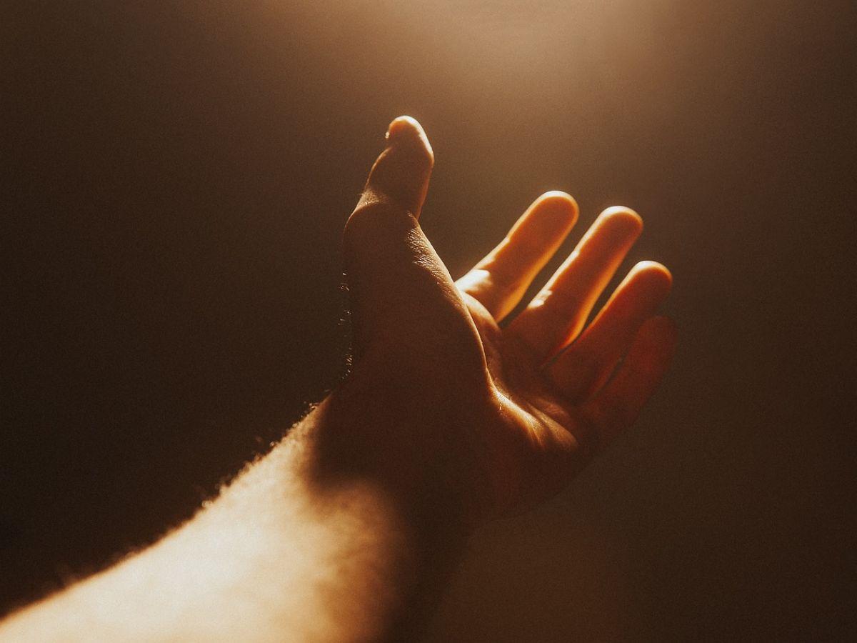 Un patient paralysé des bras reçoit des implants dans le cerveau et la moelle épinière Un patient paralysé des bras reçoit des implants dans le cerveau et la moelle épinière