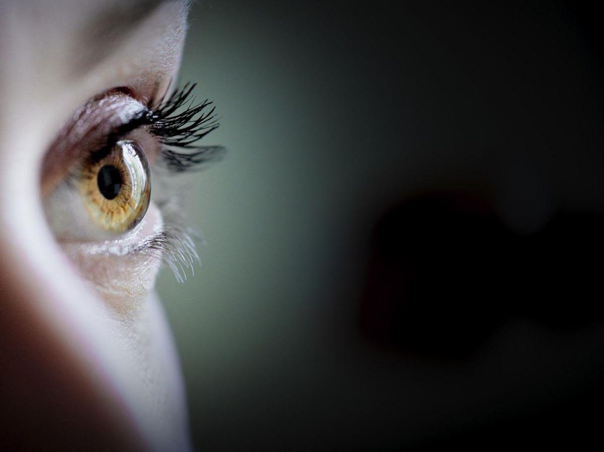 Sécheresse oculaire : quelles sont les causes et que faire ? Sécheresse oculaire : quelles sont les causes et que faire ?