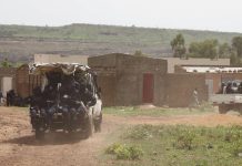 au moins 26 morts dans une attaque près du Burkina Faso au moins 26 morts dans une attaque près du Burkina Faso