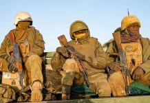 Que se Passe-T-Il au Nord du Mali entre les Séparatistes Touaregs et les Soldats Maliens ? Que se Passe-T-Il au Nord du Mali entre les Séparatistes Touaregs et les Soldats Maliens ?