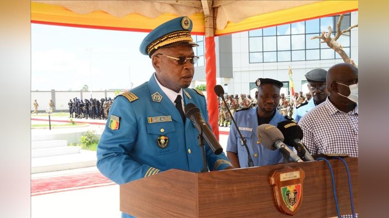 Le Directeur Général des Douanes Amadou Konaté , À L’Occasion de la Journée Mondiale des Douane: « nous Avons Dépassé les Objectifs Assignés de Plus de 88 Milliards, ÇA Fait un Taux de Réalisation de Plus de 111 % » Le Directeur Général des Douanes Amadou Konaté , À L’Occasion de la Journée Mondiale des Douane: « nous Avons Dépassé les Objectifs Assignés de Plus de 88 Milliards, ÇA Fait un Taux de Réalisation de Plus de 111 % »