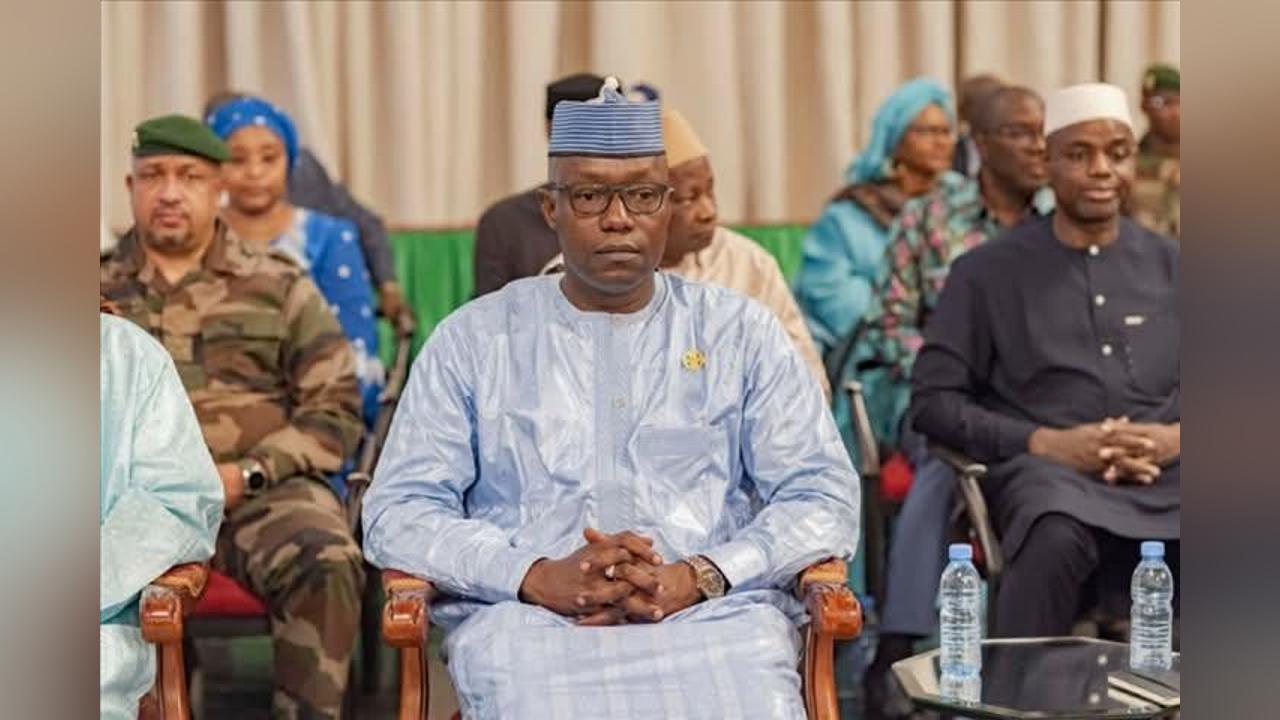Pour une Meilleure Adhésion des Maliens aux Prélèvements des Taxes sur les Télécommunications : Fer-Mali Recommande la Réduction des Traitements des Ministres, des Membres du CNT… Pour une Meilleure Adhésion des Maliens aux Prélèvements des Taxes sur les Télécommunications : Fer-Mali Recommande la Réduction des Traitements des Ministres, des Membres du CNT…