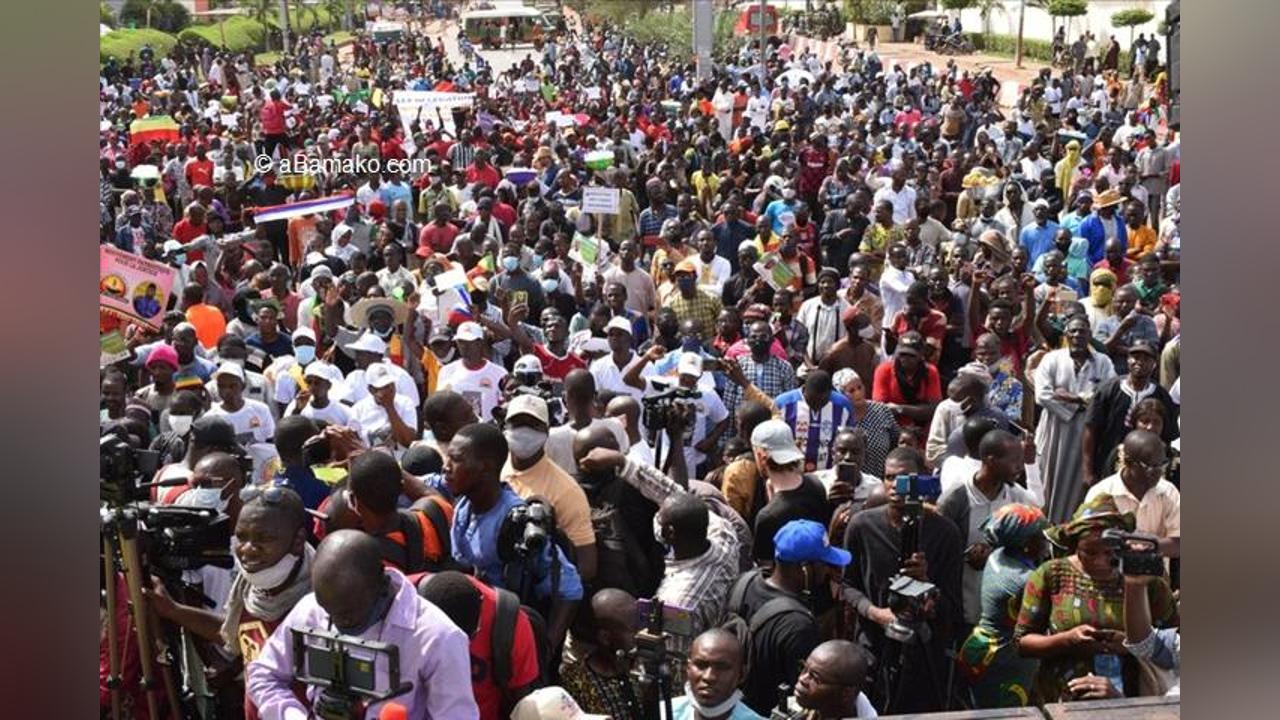 Agression de L’Algérie Contre le Mali : la Population de Kati et Bamako Mobilisée Contre le Voisin Terroriste Agression de L’Algérie Contre le Mali : la Population de Kati et Bamako Mobilisée Contre le Voisin Terroriste