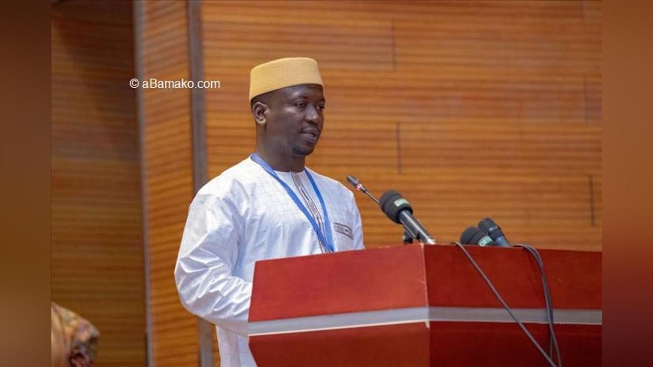 Abdoul Salam Diepkile, DG de L’Administration Territoriale : « L’Abrogation de la Charte des Partis ne Remet pas en Cause les Formations Politiques Actuelles » Abdoul Salam Diepkile, DG de L’Administration Territoriale : « L’Abrogation de la Charte des Partis ne Remet pas en Cause les Formations Politiques Actuelles »