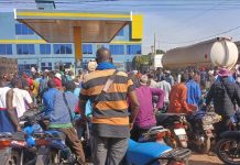 Pénurie de Carburant À Bamako: À chaque Jour Sa Peine Pénurie de Carburant À Bamako: À chaque Jour Sa Peine