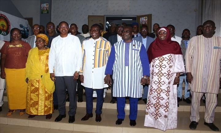 Bataille de L’Opinion: L’Aes Renforce Sa Riposte Médiatique Bataille de L’Opinion: L’Aes Renforce Sa Riposte Médiatique