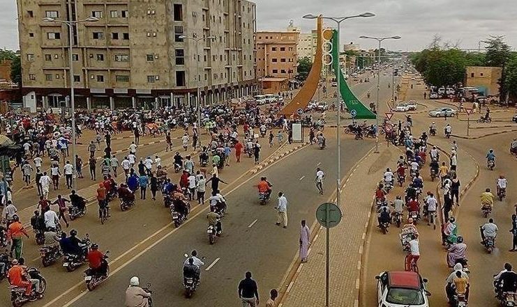 Washington Renoue avec les Régimes Militaires Washington Renoue avec les Régimes Militaires