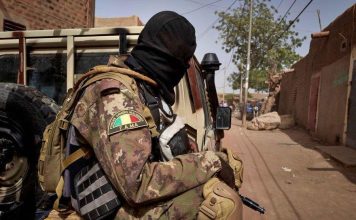 Mali Offre 3,5 Millions pour un Chef D’Al-Qaïda Mali Offre 3,5 Millions pour un Chef D’Al-Qaïda