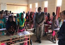 وزير التعليم يتجول في المدارس بعد أسبوعين من الافتتاح