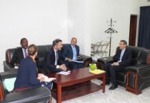 وزير المالية يستقبل المستشار الاقتصادي الجهوي لفرنسا بإفريقيا الغربية