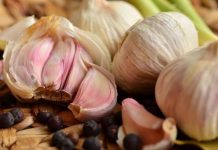 تحذير من تناول القهوة والثوم على معدة خالية تحذير من تناول القهوة والثوم على معدة خالية