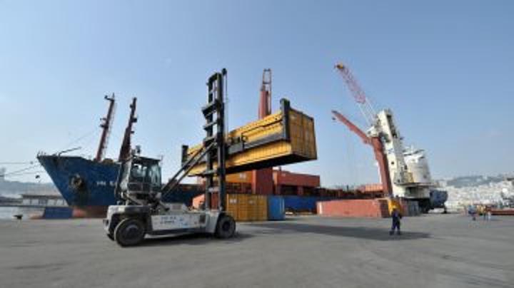 افتتاح الخط البحري التجاري الرابط بين موريتانيا والجزائر افتتاح الخط البحري التجاري الرابط بين موريتانيا والجزائر