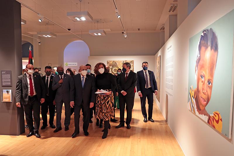 رئيس الجمهورية يقوم بزيارة للبيت العربي في مدريد رئيس الجمهورية يقوم بزيارة للبيت العربي في مدريد