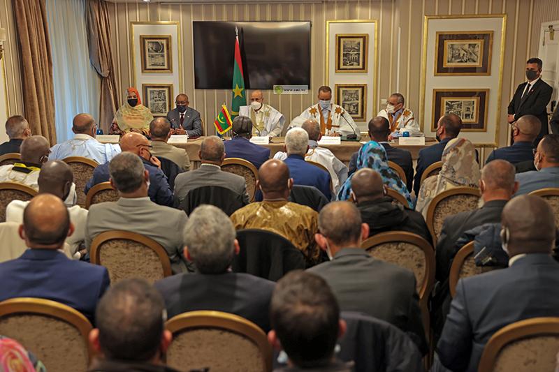 رئيس الجمهورية يلتقي بممثلي جاليتنا في المملكة الإسبانية رئيس الجمهورية يلتقي بممثلي جاليتنا في المملكة الإسبانية