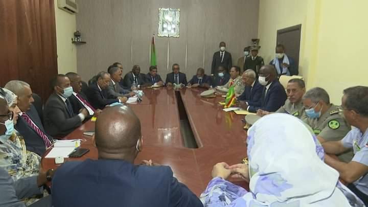 وزيرا الداخلية والدفاع يجتمعان بالولاة لبحث آلية وزيرا الداخلية والدفاع يجتمعان بالولاة لبحث آلية