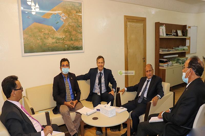 وزير الصيد يجري مباحثات مع رئيس بعثة الاتحاد الأوروبي وزير الصيد يجري مباحثات مع رئيس بعثة الاتحاد الأوروبي