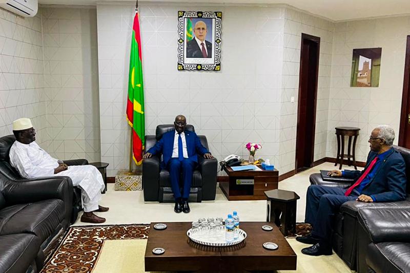 وزير الشؤون الخارجية يستقبل السفير المالي وزير الشؤون الخارجية يستقبل السفير المالي