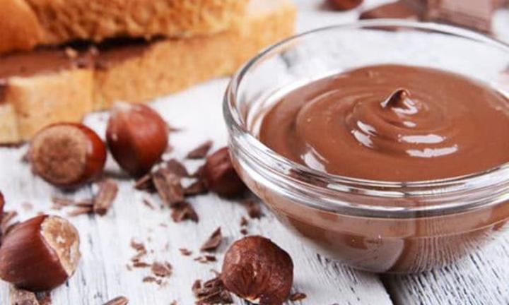 تحضيرالنوتيلا المنزلية بمكونات بسيطة تحضيرالنوتيلا المنزلية بمكونات بسيطة