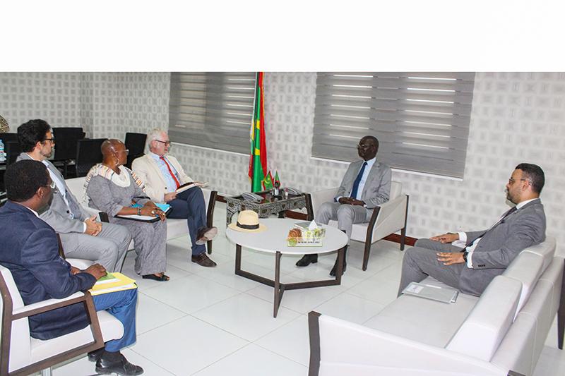 وزير الشؤون الاقتصادية يستقبل مدير مكتب الوكالة الأمريكية للتنمية الدولية لمنطقة الساحل وزير الشؤون الاقتصادية يستقبل مدير مكتب الوكالة الأمريكية للتنمية الدولية لمنطقة الساحل