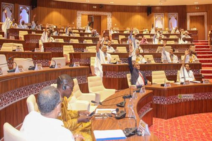 البرلمان يصادق على الاتفاقية المتعلقة بإنشاء صندوق التضامن الإفريقي البرلمان يصادق على الاتفاقية المتعلقة بإنشاء صندوق التضامن الإفريقي