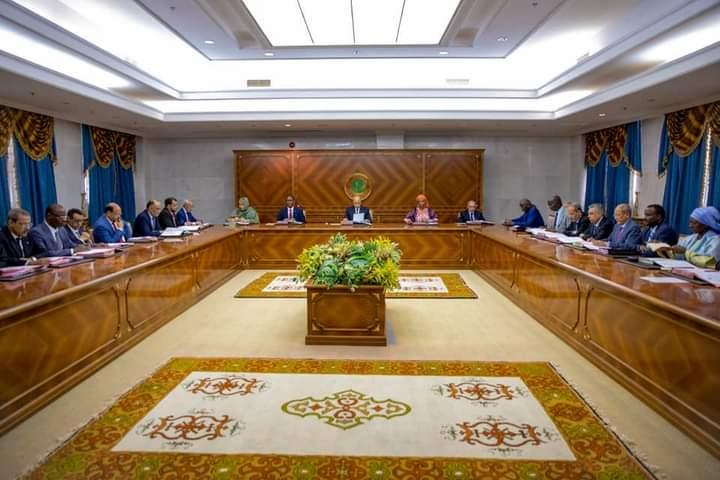الحكومة تصادق على مشروع قانون ينظم التنقيب الأهلي وشبه الصناعي عن الذهب (بيان) الحكومة تصادق على مشروع قانون ينظم التنقيب الأهلي وشبه الصناعي عن الذهب (بيان)