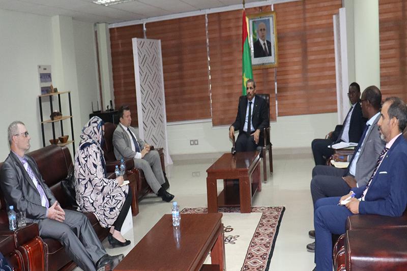 وزير التجارة يستقبل بعثة من جمهورية اتشيك وزير التجارة يستقبل بعثة من جمهورية اتشيك