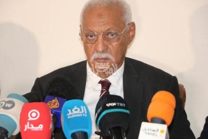 دفاع عزيز: موكلنا في حالة حبس تحكمي دفاع عزيز: موكلنا في حالة حبس تحكمي
