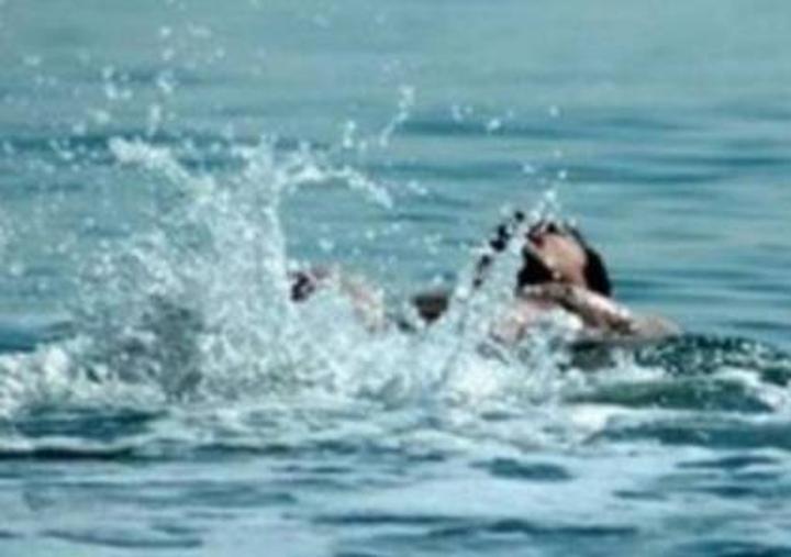 انتشال جثمان طالب موريتاني بعد غرقه في تونس انتشال جثمان طالب موريتاني بعد غرقه في تونس
