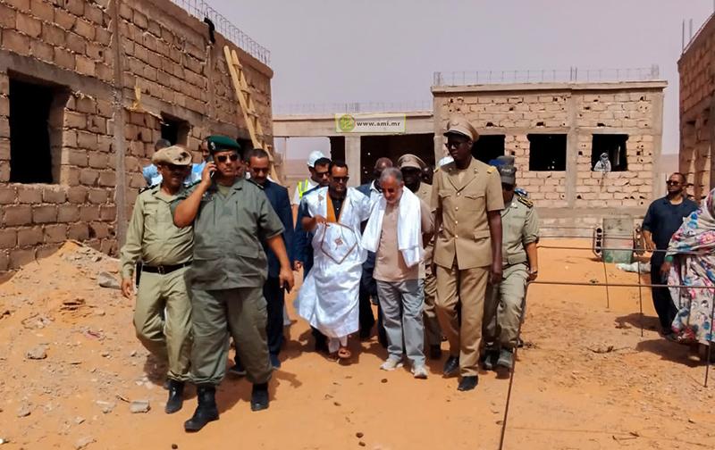 المندوب العام لــ(تآزر) يتفقد أشغال بناء إعدادية تيارت ببلدية عين أهل الطايع المندوب العام لــ(تآزر) يتفقد أشغال بناء إعدادية تيارت ببلدية عين أهل الطايع