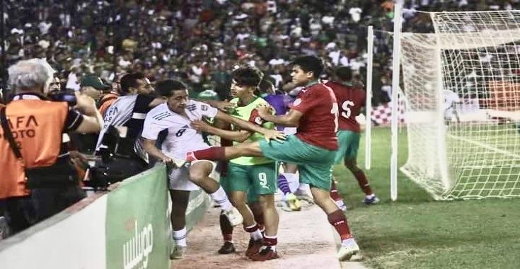 معركة شوارع بين لاعبي الجزائر والمغرب عقب نهائي البطولة العربية معركة شوارع بين لاعبي الجزائر والمغرب عقب نهائي البطولة العربية